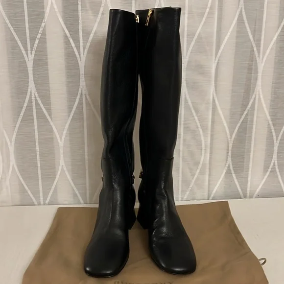 🔥🔥🔥 💯Authentic Burberry Leather Boots 👢